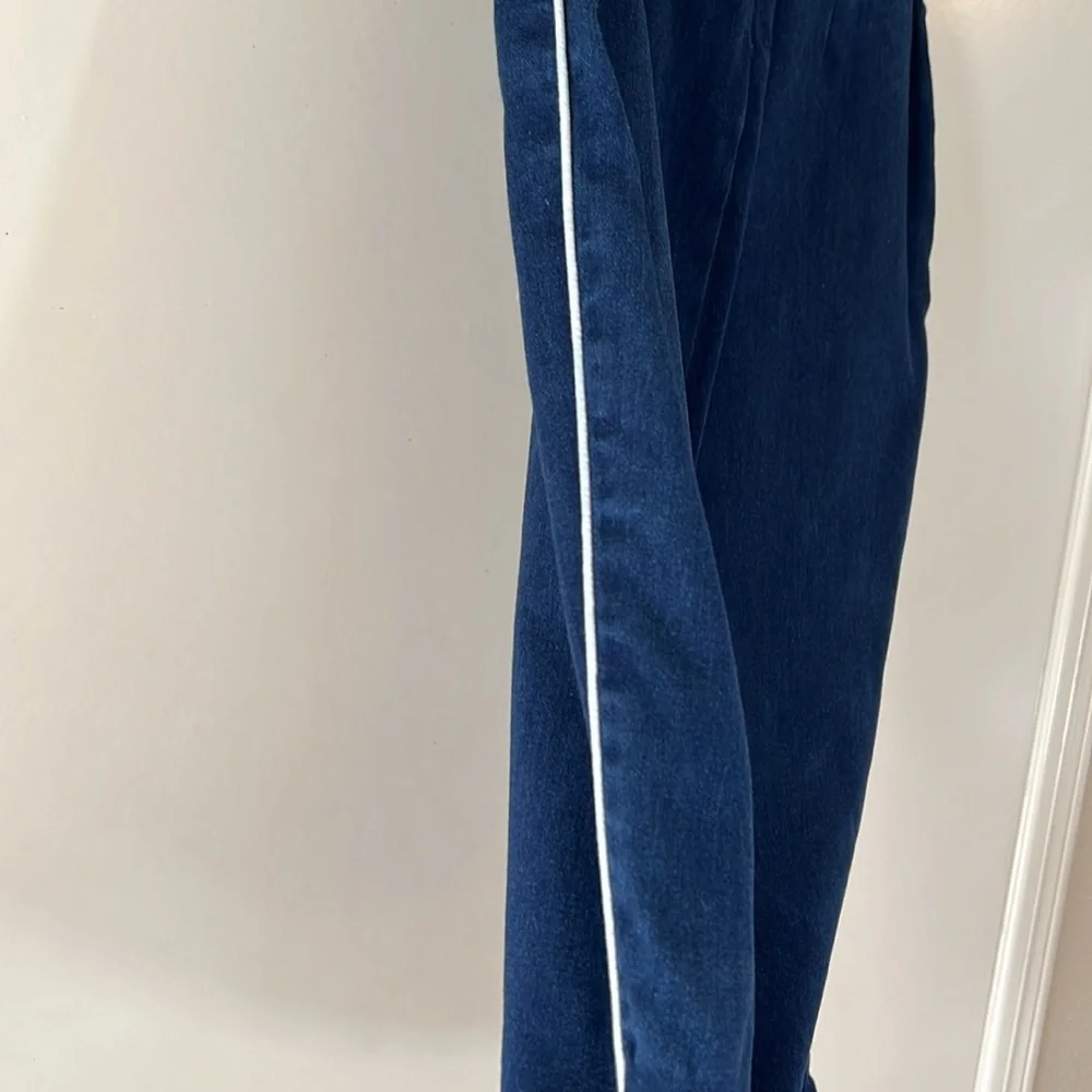 Akira Chicago black label Denim pencil skirt.